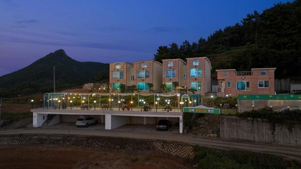 Namhae Healing Time Pension Exterior photo