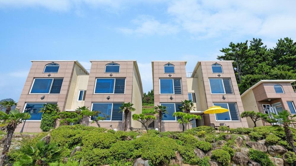 Namhae Healing Time Pension Exterior photo