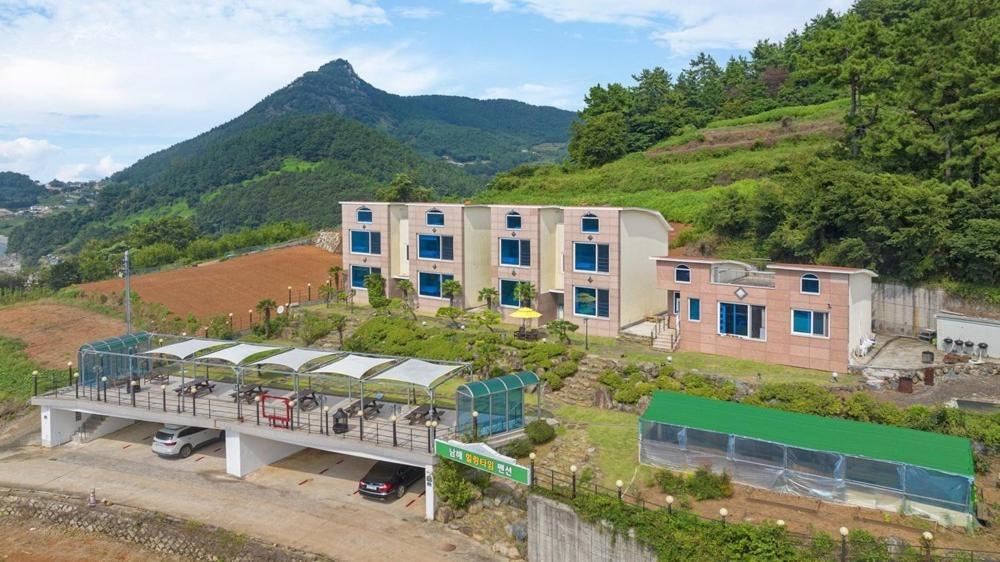 Namhae Healing Time Pension Exterior photo