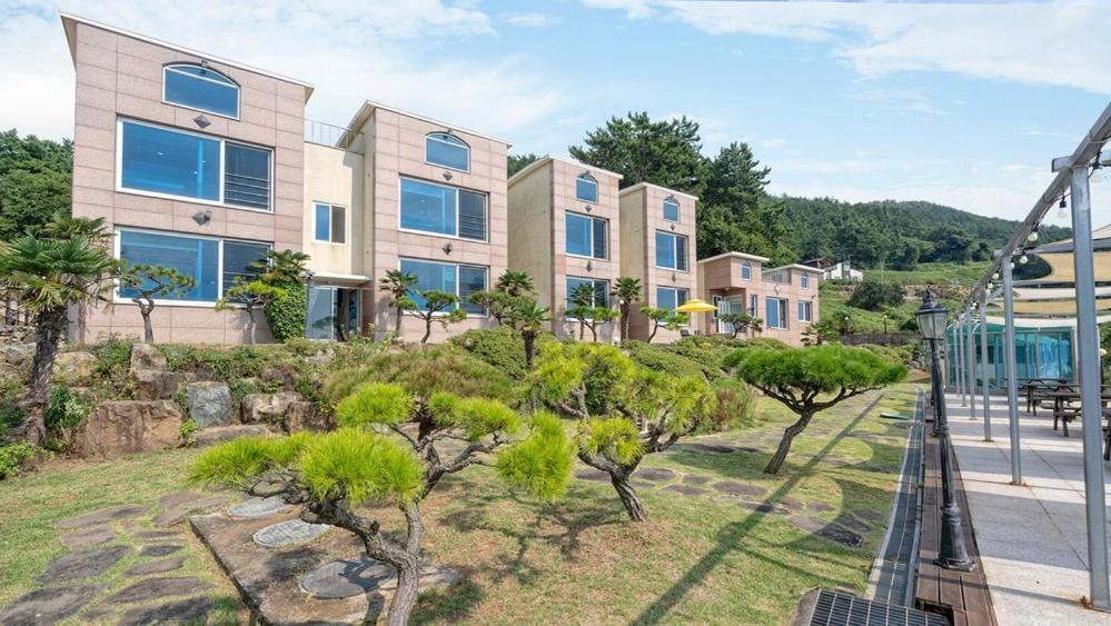 Namhae Healing Time Pension Exterior photo